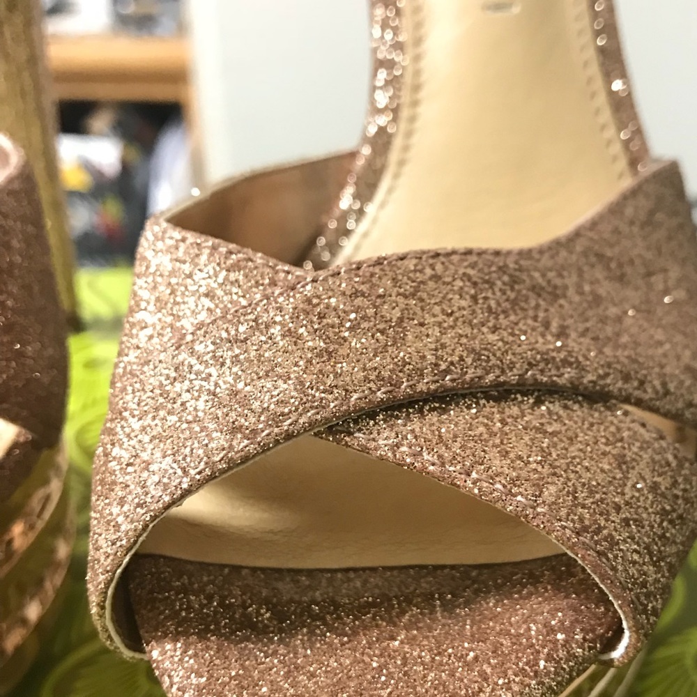 Heels - Picture 4 of 4